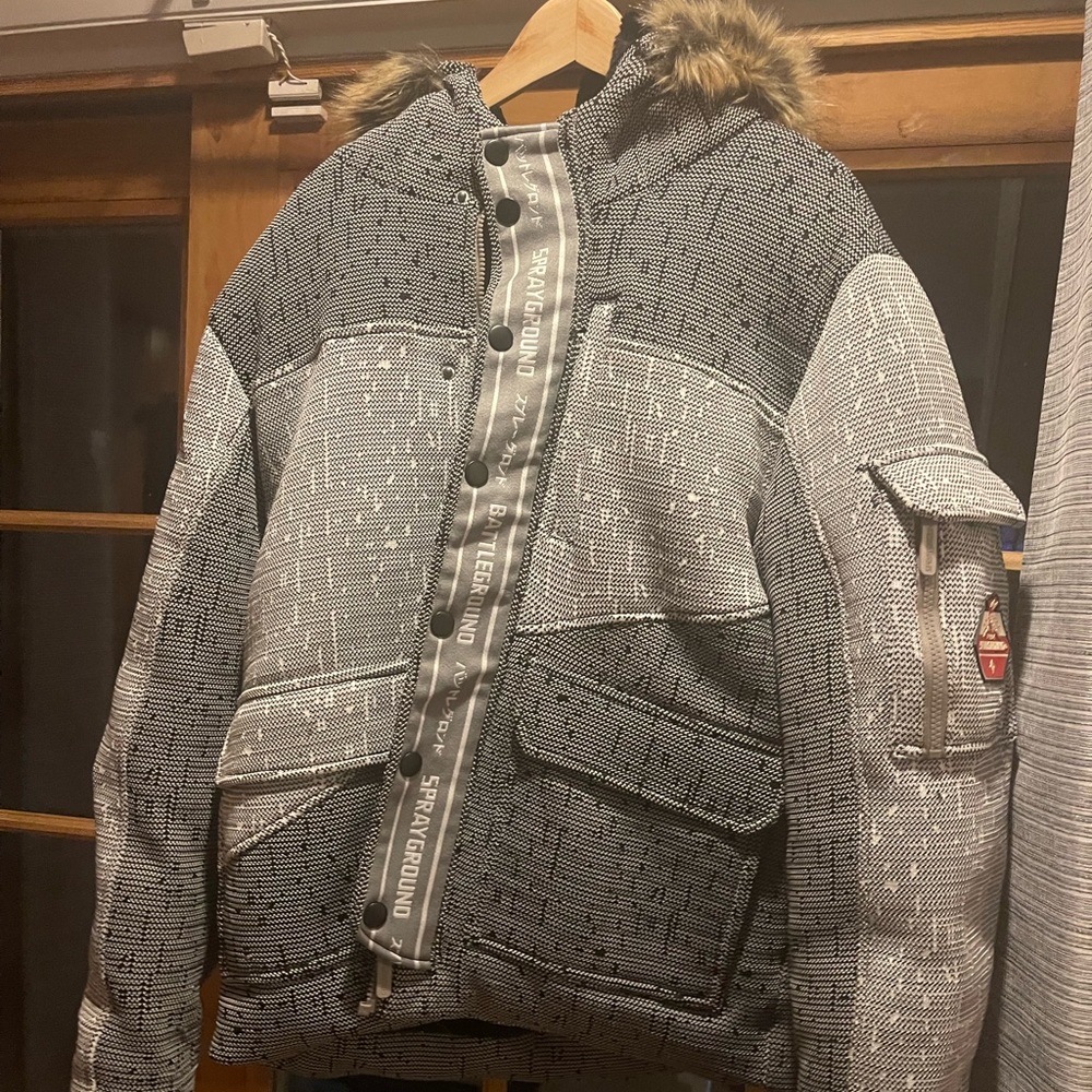 Mens Winter Jacket Large Spray Ground..Brand New Never worn but tags are off..